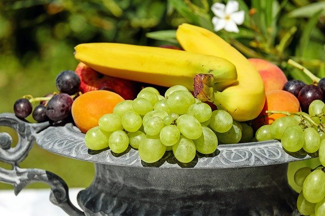 איך מכינים מגשי פירות